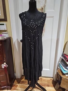 Ingear Black Embellished Sleeveless Midi Dress